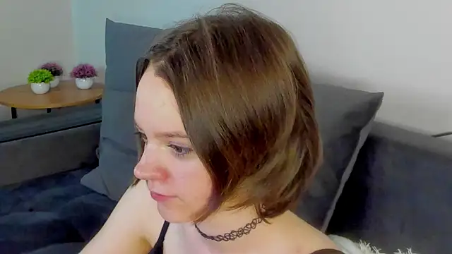 Snapshot of Olivia_Riesz chatting on 06-14-26, 01:14 Olivia Riesz online show from 06-14-26, 01:14