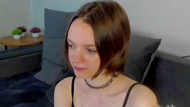 Snapshot of Olivia_Riesz chatting on 06-14-26, 02:24 Olivia Riesz online show from 06-14-26, 02:24
