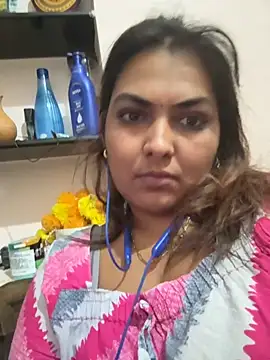 Tamil Smiley Queen online show from 11-28-25, 09:56