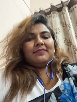 Tamil Smiley Queen online show from 11-29-25, 07:06