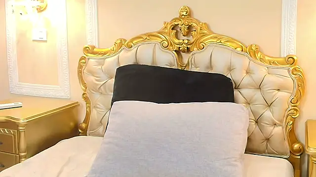 HallieStone online show from 03-21-26, 12:10