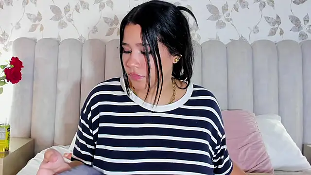 Snapshot of Lizz_Bunny chatting on 02-03-26, 02:53 Lizz Bunny online show from 02-03-26, 02:53