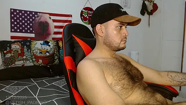 Snapshot of holegape chatting on 12-14-25, 10:14 holegape online show from 12-14-25, 10:14