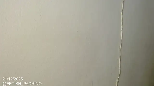 Snapshot of holegape chatting on 12-22-25, 04:20 holegape online show from 12-22-25, 04:20