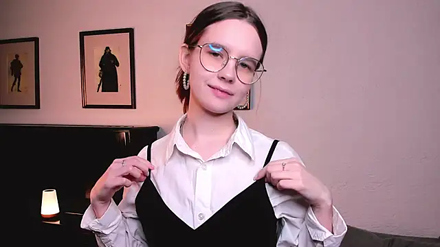 GennieKelso online show from 12-04-25, 03:32