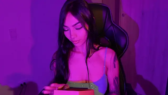 Snapshot of AriaLakshmi chatting on 03-08-26, 05:00 AriaLakshmi online show from 03-08-26, 05:00