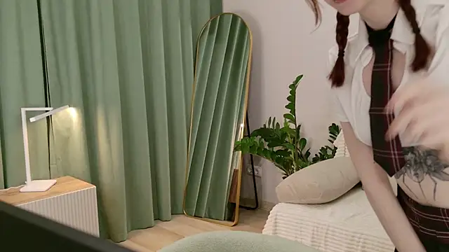 eva aria online show from 12-04-25, 09:12