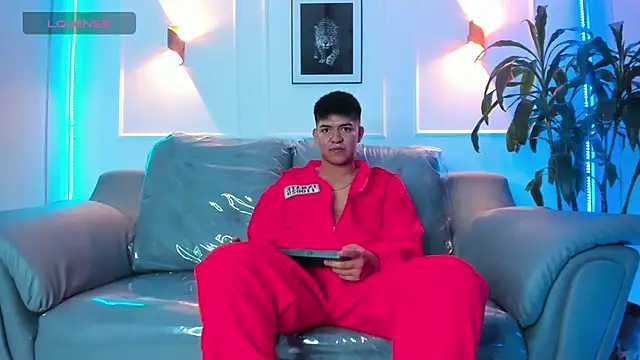 Paul 27  online show from 11-28-25, 02:58