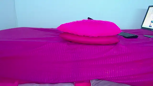 Snapshot of Milytylor chatting on 03-01-26, 02:13 Milytylor online show from 03-01-26, 02:13