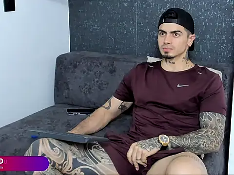 Snapshot of _mrcock__ chatting on 02-19-26, 02:29 mrcock online show from 02-19-26, 02:29