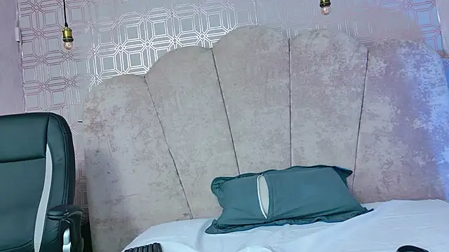 abby saenz 2025 online show from 12-01-25, 08:58