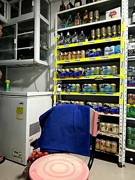 Snapshot of OliverWest04 chatting on 12-05-25, 06:55 OliverWest04 online show from 12-05-25, 06:55