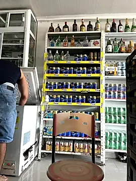 Snapshot of OliverWest04 chatting on 12-22-25, 06:27 OliverWest04 online show from 12-22-25, 06:27