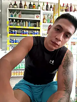 Snapshot of OliverWest04 chatting on 01-10-26, 08:10 OliverWest04 online show from 01-10-26, 08:10