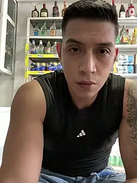 Snapshot of OliverWest04 chatting on 02-01-26, 09:35 OliverWest04 online show from 02-01-26, 09:35