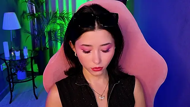 RedMidnight online show from 06-19-26, 03:27