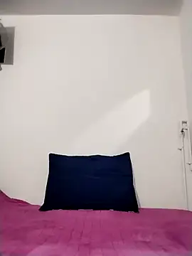 Snapshot of NiinaHans chatting on 12-04-25, 10:57 NiinaHans online show from 12-04-25, 10:57