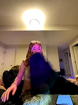 Snapshot of SienaLowel chatting on 11-25-25, 02:11 SienaLowel online show from 11-25-25, 02:11