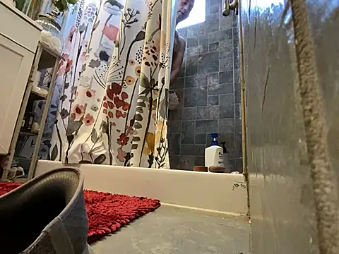 Snapshot of xxxenzo1 chatting on 12-28-24, 06:18 xxxenzo1 online show from 12-28-24, 06:18