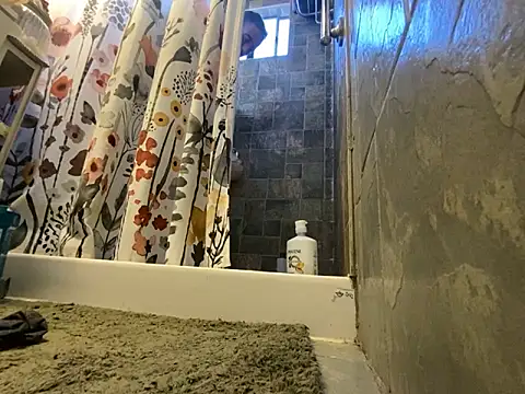 Snapshot of xxxenzo1 chatting on 01-25-25, 06:13 xxxenzo1 online show from 01-25-25, 06:13