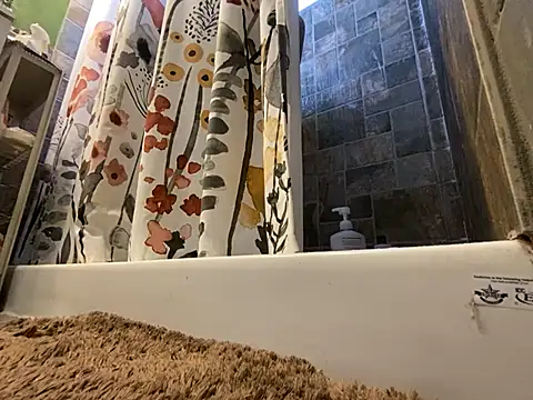 Snapshot of xxxenzo1 chatting on 03-22-25, 05:31 xxxenzo1 online show from 03-22-25, 05:31