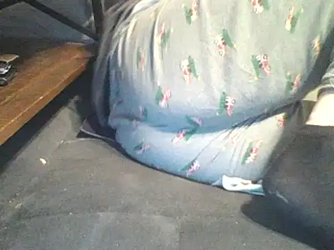 Snapshot of xxxenzo1 chatting on 03-11-26, 03:29 xxxenzo1 online show from 03-11-26, 03:29