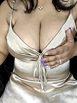 Curvy Pooja online show from 04-12-26, 04:12