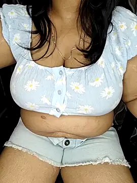 Curvy Pooja online show from 04-30-26, 08:57