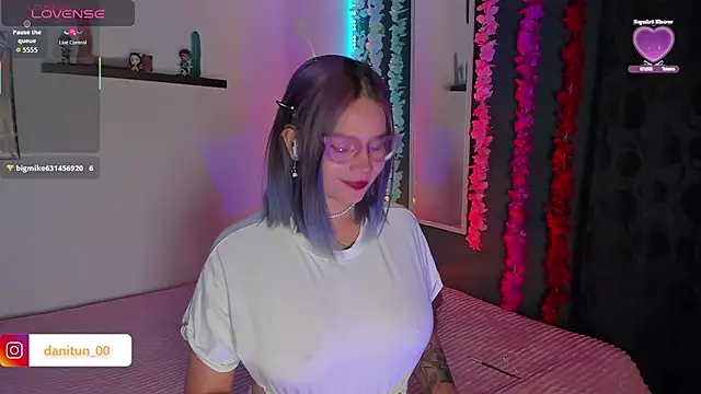 Snapshot of Destiny__14 chatting on 01-05-26, 11:08 Destiny 14 online show from 01-05-26, 11:08