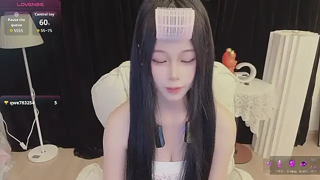 Snapshot of -Annababy chatting on 06-20-26, 02:09 -Annababy online show from 06-20-26, 02:09