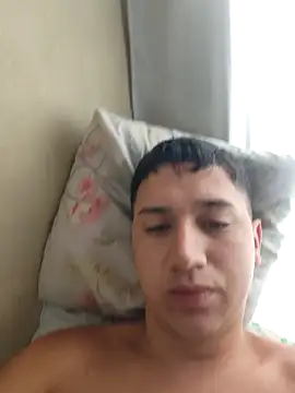 Snapshot of Alvarezz0202 chatting on 02-12-26, 02:23 Alvarezz0202 online show from 02-12-26, 02:23