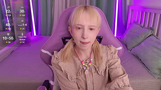 Snapshot of _Babyface_ chatting on 07-16-26, 01:06 Babyface online show from 07-16-26, 01:06