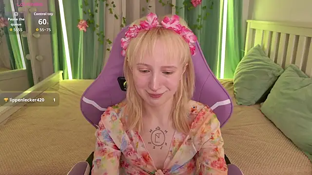 Snapshot of _Babyface_ chatting on 07-17-26, 01:07 Babyface online show from 07-17-26, 01:07