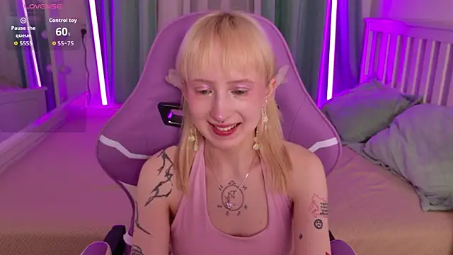 Snapshot of _Babyface_ chatting on 07-23-26, 02:48 Babyface online show from 07-23-26, 02:48