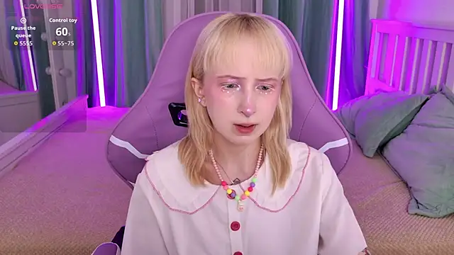 Snapshot of _Babyface_ chatting on 07-28-26, 01:10 Babyface online show from 07-28-26, 01:10
