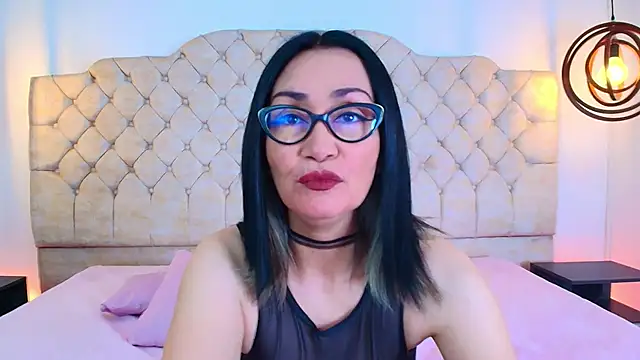 Lucy1 Lane online show from 11-26-25, 11:22