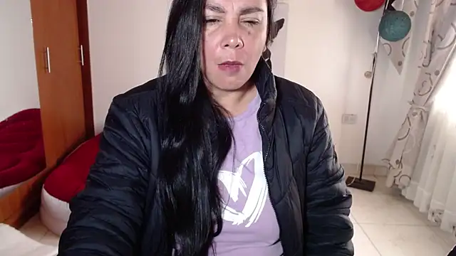 vivian-milf online show from 11-26-25, 01:23