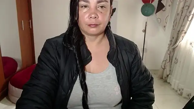 Snapshot of vivian-milf chatting on 01-08-26, 01:02 vivian-milf online show from 01-08-26, 01:02