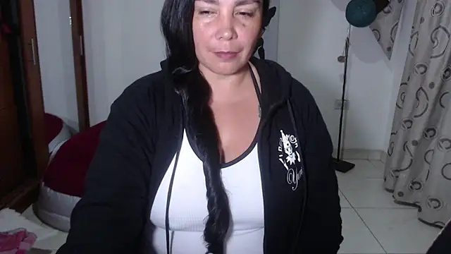 Snapshot of vivian-milf chatting on 02-26-26, 01:59 vivian-milf online show from 02-26-26, 01:59