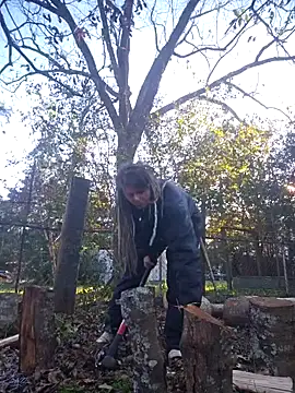 Snapshot of Horny_hippie chatting on 12-03-24, 08:39 Horny hippie online show from 12-03-24, 08:39