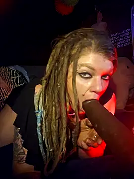 Snapshot of Horny_hippie chatting on 02-25-25, 06:36 Horny hippie online show from 02-25-25, 06:36