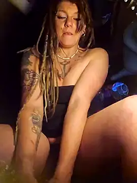 Snapshot of Horny_hippie chatting on 02-28-25, 06:10 Horny hippie online show from 02-28-25, 06:10