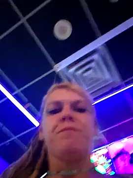 Snapshot of Horny_hippie chatting on 12-19-25, 10:22 Horny hippie online show from 12-19-25, 10:22