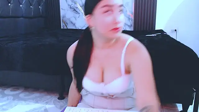 Snapshot of NoaLeon21 chatting on 02-21-26, 06:20 NoaLeon21 online show from 02-21-26, 06:20