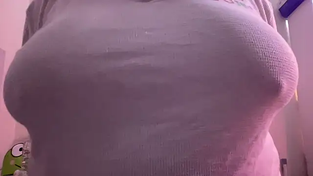 Snapshot of naughtygirl6663 chatting on 12-03-25, 12:51 naughtygirl6663 online show from 12-03-25, 12:51