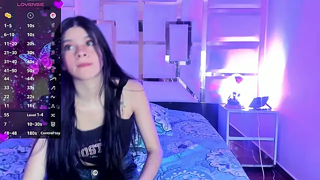 Snapshot of alexandra_venuss chatting on 12-16-25, 08:03 alexandra venuss online show from 12-16-25, 08:03