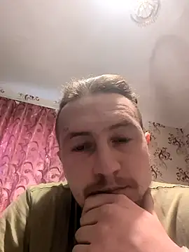 Snapshot of TattooHas chatting on 11-28-25, 07:22 TattooHas online show from 11-28-25, 07:22