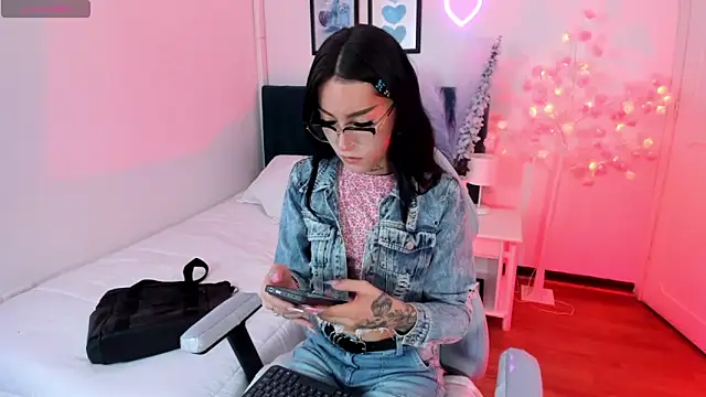 megan rosse11 online show from 11-30-25, 05:22