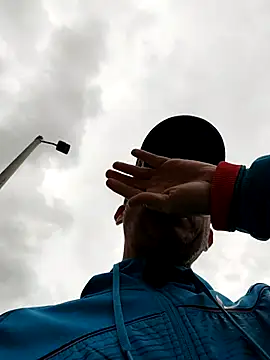 Fuegosutil online show from 12-04-25, 04:16