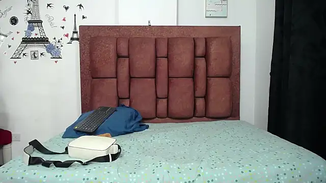 Snapshot of varascott chatting on 02-14-26, 03:42 varascott online show from 02-14-26, 03:42